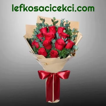 12 Kırmızı Gül Buketi