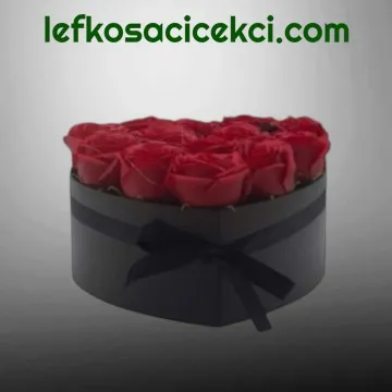 Kalpte 9 Kırmızı Gül