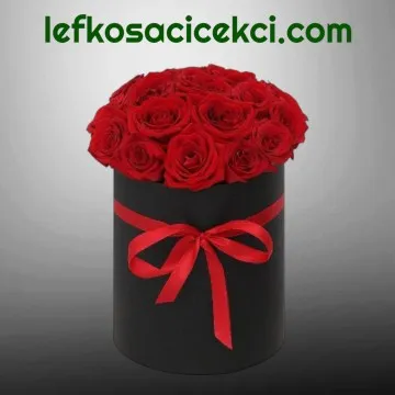 Kutuda 15 Kırmızı Gül
