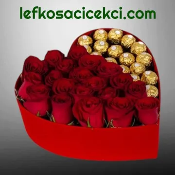 Kutuda 20 Kırmızı Gül 15 Çikolata